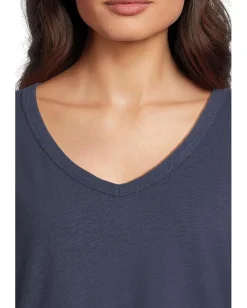 Women Mod-o-doc 3/4 Sleeve V-Neck Tee with Curved Hem