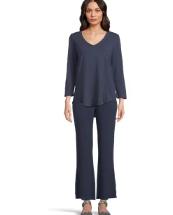 Women Mod-o-doc 3/4 Sleeve V-Neck Tee with Curved Hem