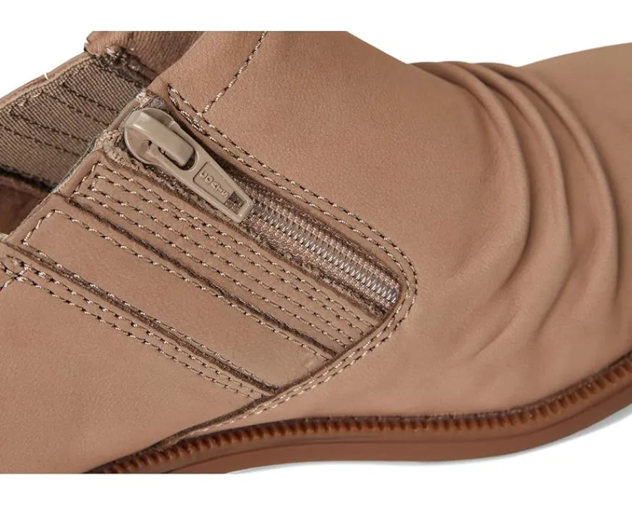 Women Clarks Adalynn Ezra