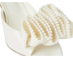 Steve Madden Affinity Ivory Satin Pearl New