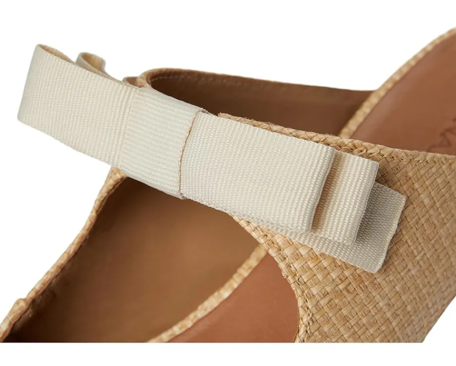 Women Bernardo Astrid