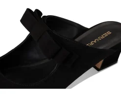 Women Bernardo Astrid