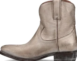 Women Frye Billy Short