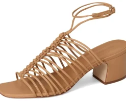 Women Bernardo Briga