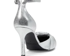 Women Seychelles First Dance