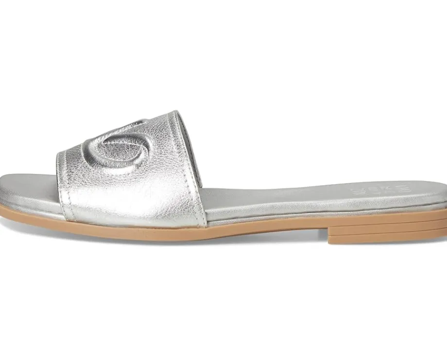 Women Naturalizer Genevieve