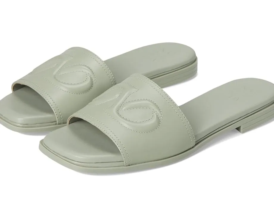 Women Naturalizer Genevieve