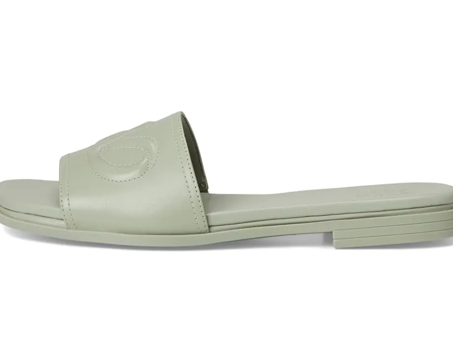 Women Naturalizer Genevieve