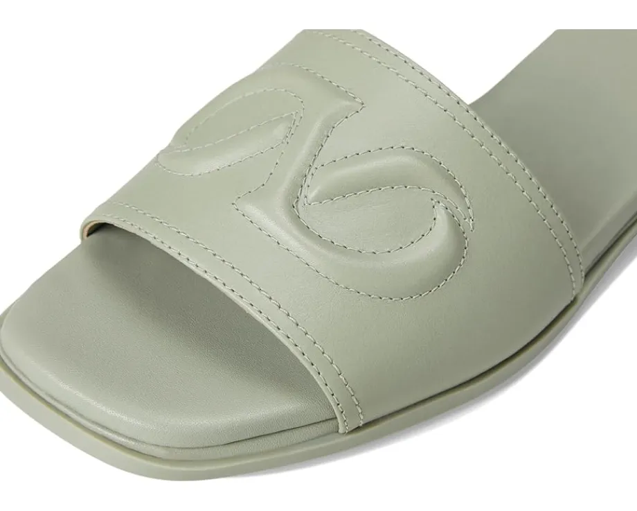 Women Naturalizer Genevieve