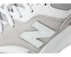 Women New Balance Classics 997H
