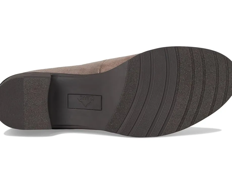 Women Cliffs by White Mountain Hunton