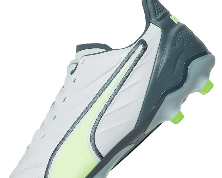 Women PUMA King Pro Firm, Artificial Ground Soccer Cleats