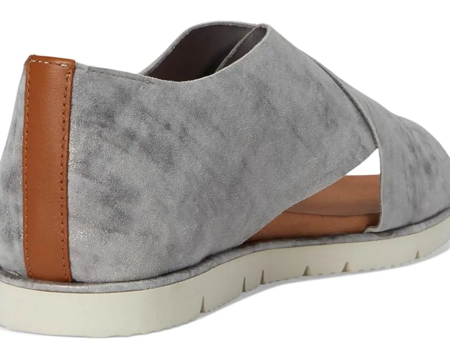 Women Gentle Souls by Kenneth Cole Leslie