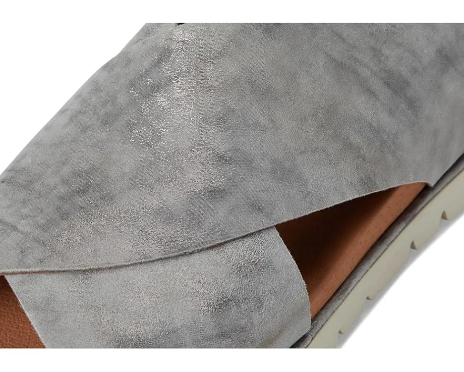 Women Gentle Souls by Kenneth Cole Leslie