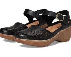 Women SoftWalk Mabelle Perf