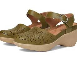 Women SoftWalk Mabelle Perf