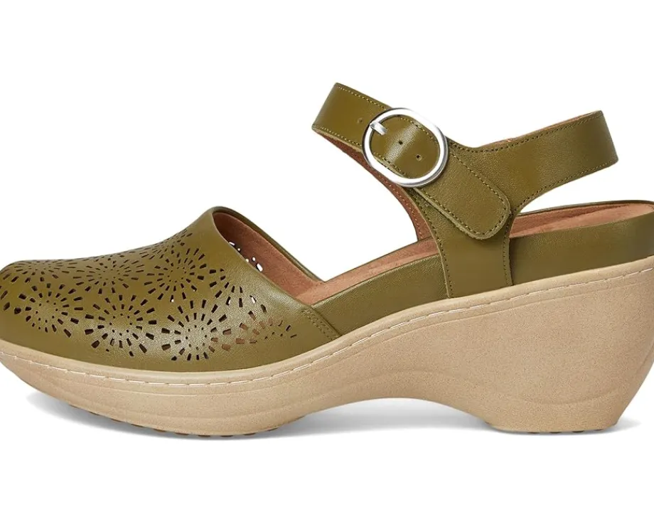 Women SoftWalk Mabelle Perf