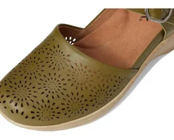 Women SoftWalk Mabelle Perf