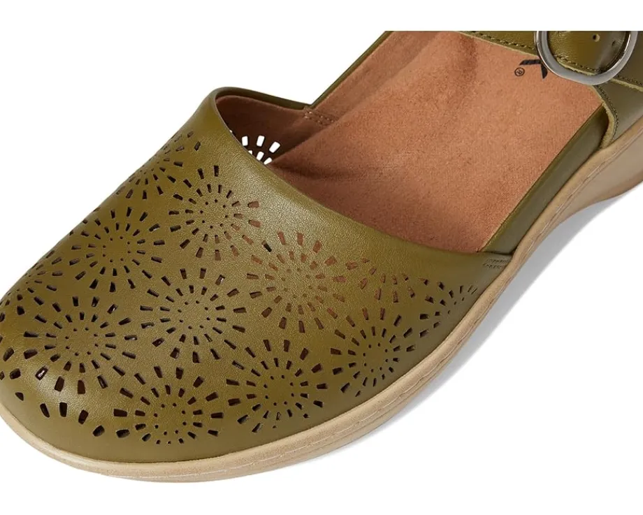 Women SoftWalk Mabelle Perf