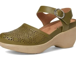 Women SoftWalk Mabelle Perf