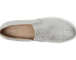 Women Naturalizer Marianne