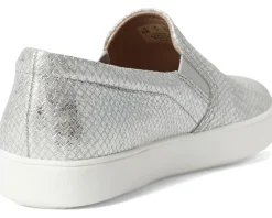 Women Naturalizer Marianne