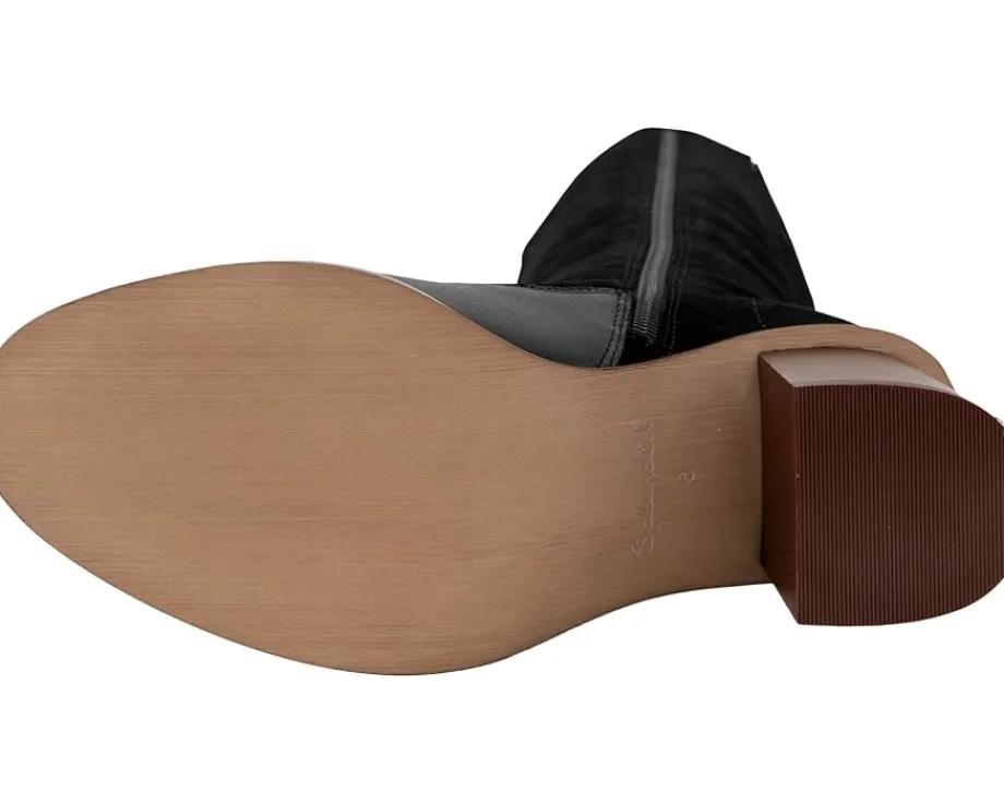 Women Splendid Meadow