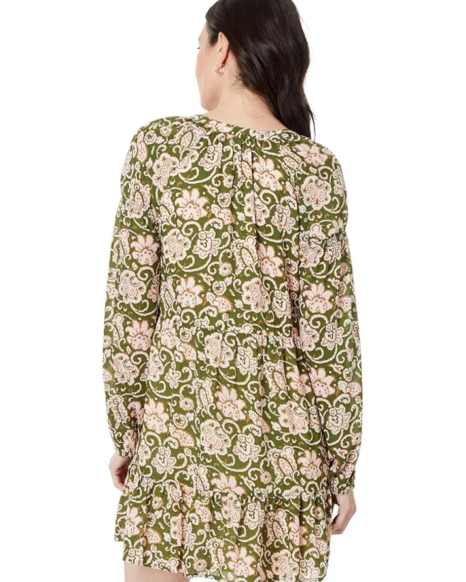 Sanctuary Morning Stroll Lush Flora Hot