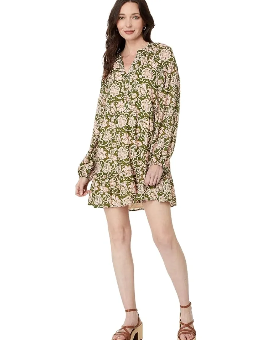 Sanctuary Morning Stroll Lush Flora Hot