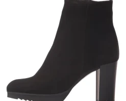 Women La Canadienne Myranda