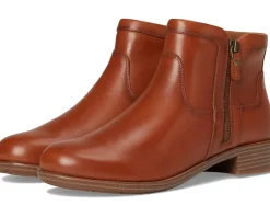 Women Cobb Hill Novela