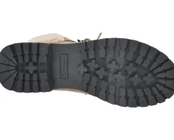 Women Cliffs by White Mountain Pathfield