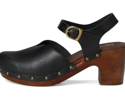 Women Sanita Solaima