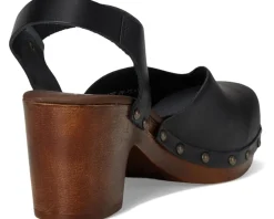 Women Sanita Solaima