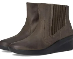 Women Clarks Suttyn Rae