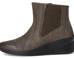 Women Clarks Suttyn Rae