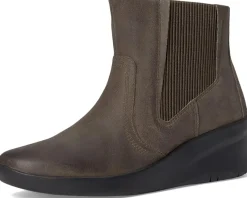 Women Clarks Suttyn Rae