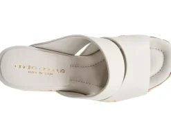 Andre Assous Women's Pilar Hot