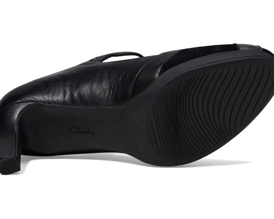 Women Clarks Women's Ambyr Light