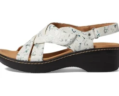 Women Clarks Women's Merliah Echo