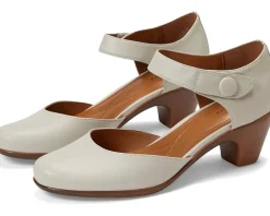 Women Easy Spirit Women's Clarice