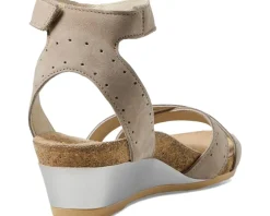 Women Naot Women's Wand