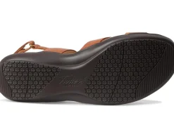 Women Trotters Women's River